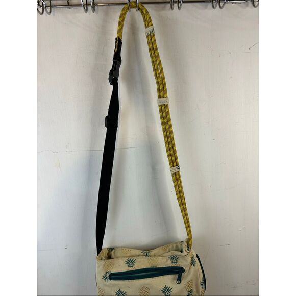 Kavu 10x11" expandable crossbody pineapples (some fading) rope strap snaps - Picture 7 of 9